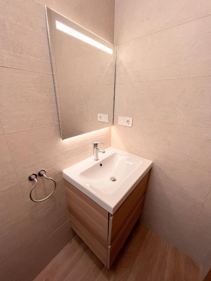 Habitacion En Vivienda Centrica Bilbaoアパートメント エクステリア 写真