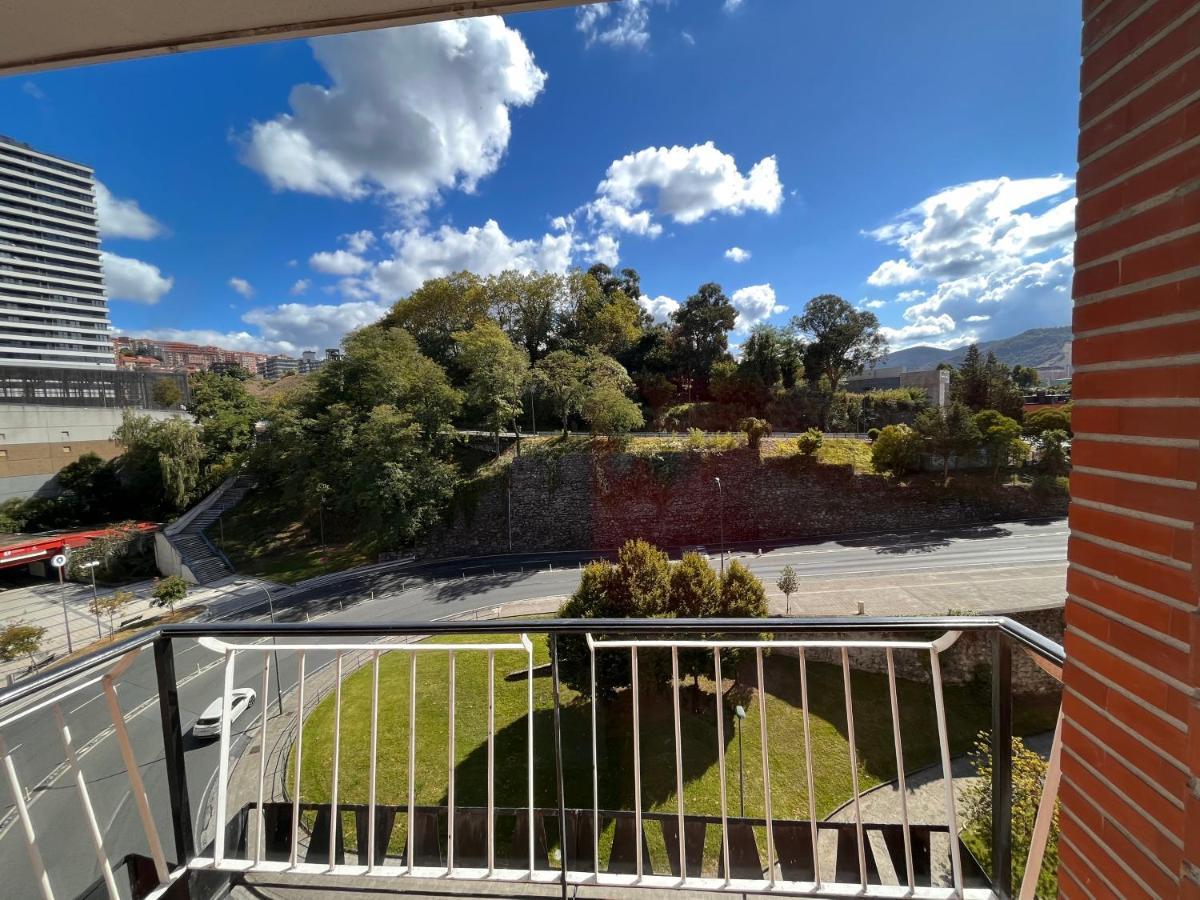 Habitacion En Vivienda Centrica Bilbaoアパートメント エクステリア 写真
