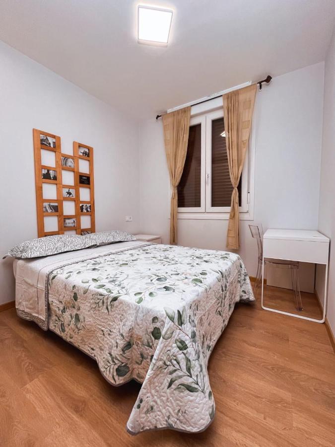 Habitacion En Vivienda Centrica Bilbaoアパートメント エクステリア 写真